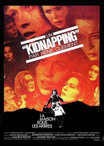 파리는 안개에 젖어